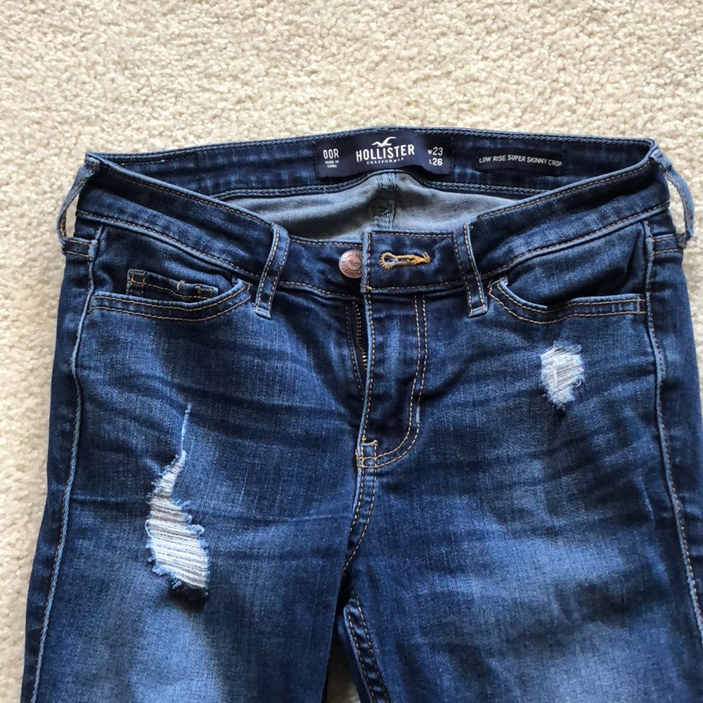 Size 00 low rise super skinny crop Hollister jeans
